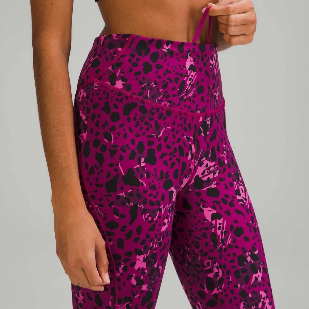 Lululemon Base Pace Leggings 25" in Magenta Camo Size 6 - Picture 1 of 5